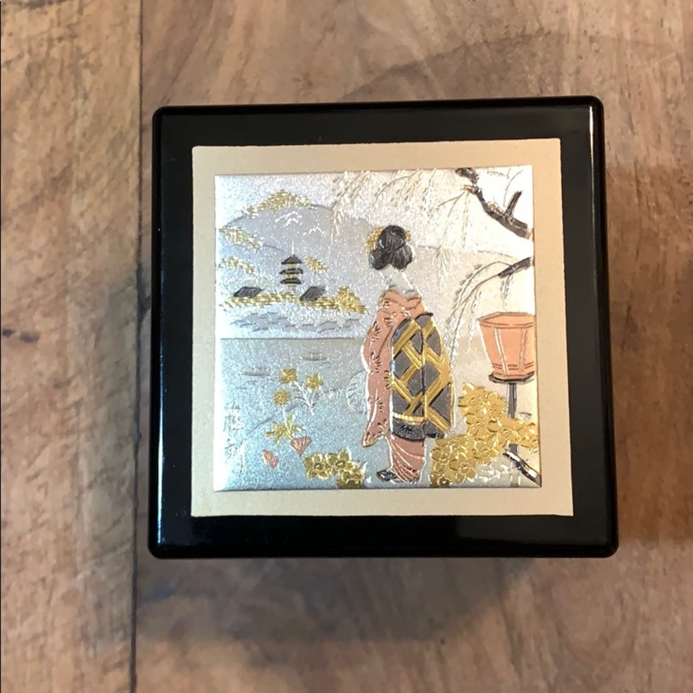 Vintage Sankyo Gold & Black Lacquer Music Box